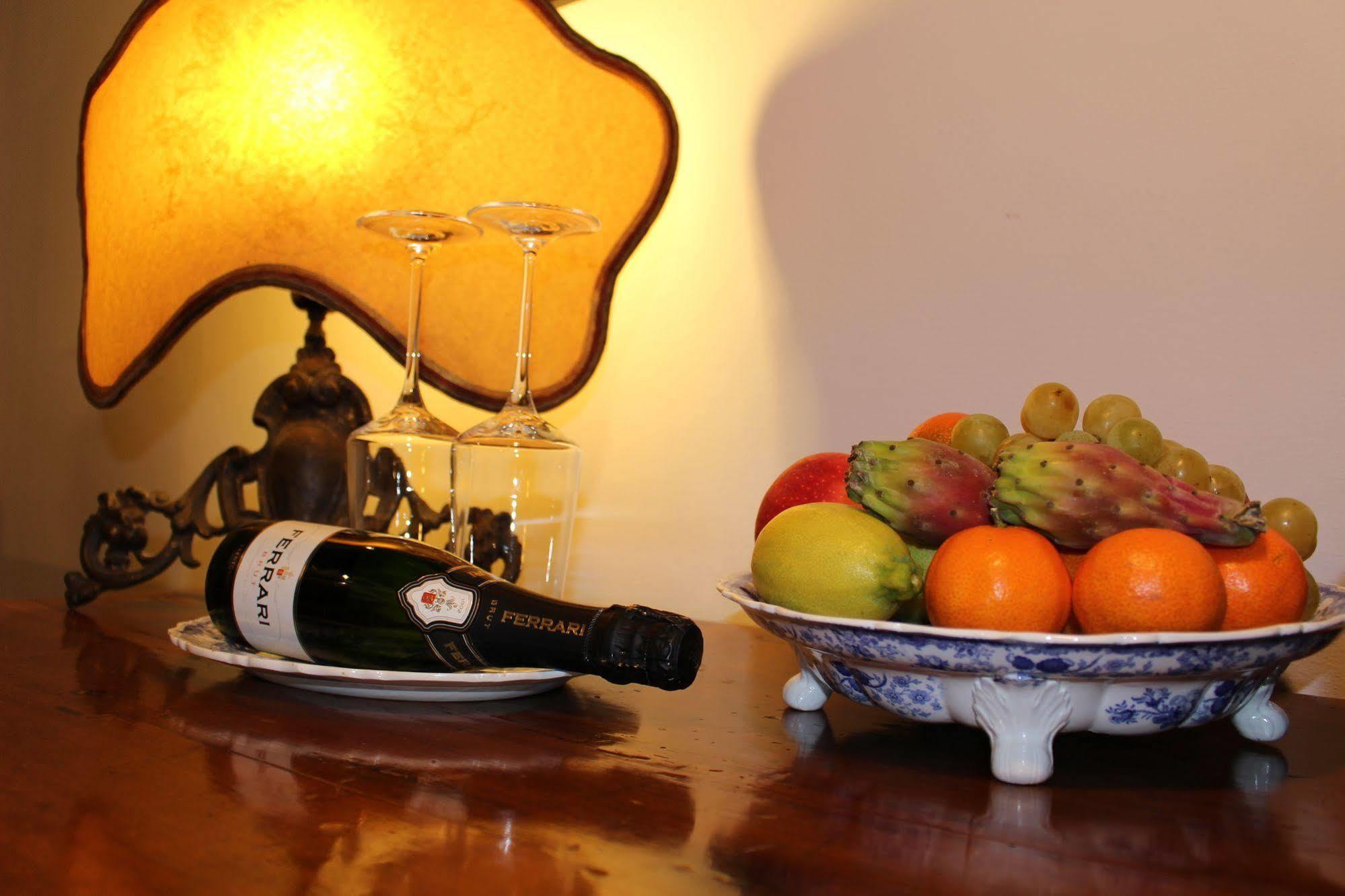 B & B Righi In Santa Croce Florence Buitenkant foto